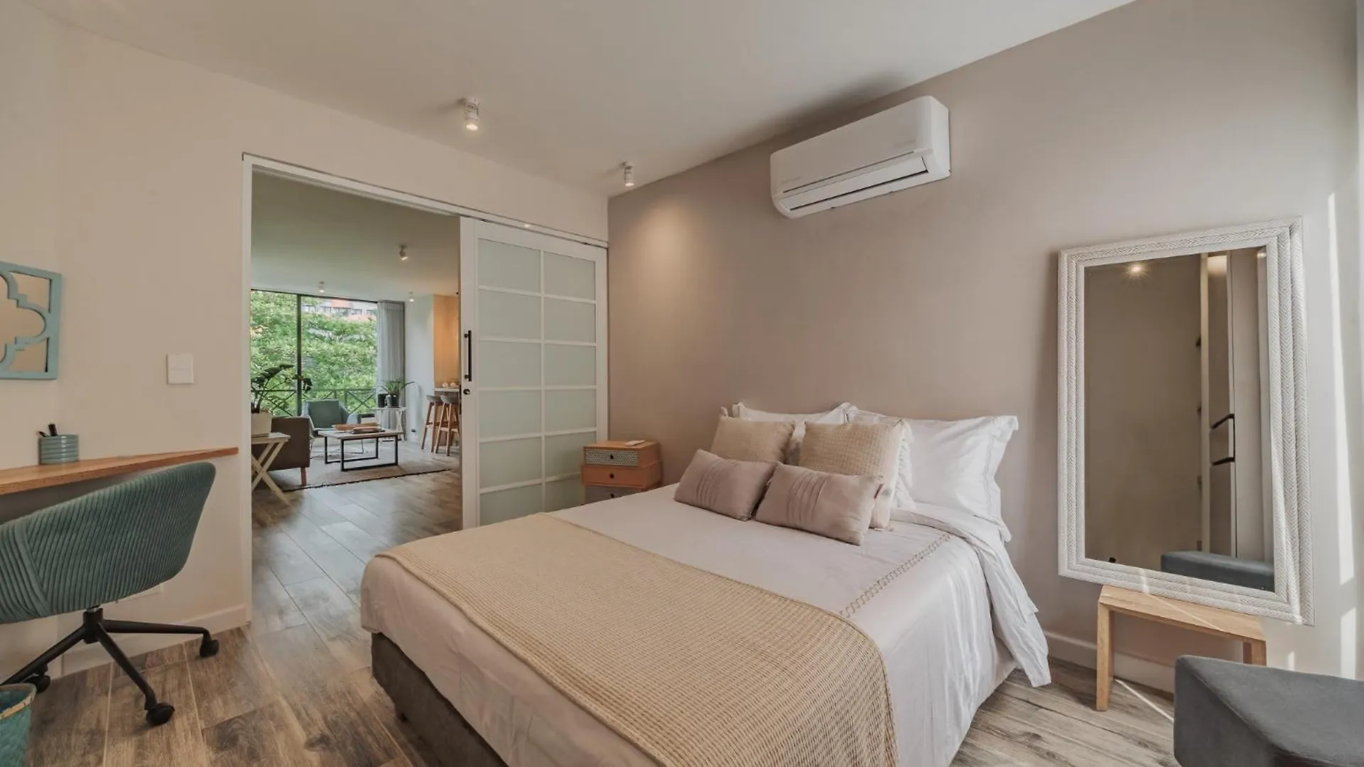 Cozy Apartment In Vibrant And Trendy Manila Medellin