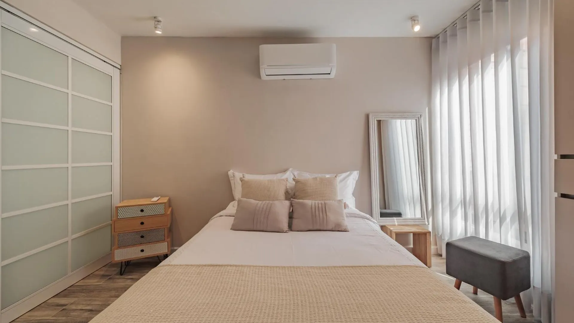 Cozy Apartment In Vibrant And Trendy Manila Medellin
